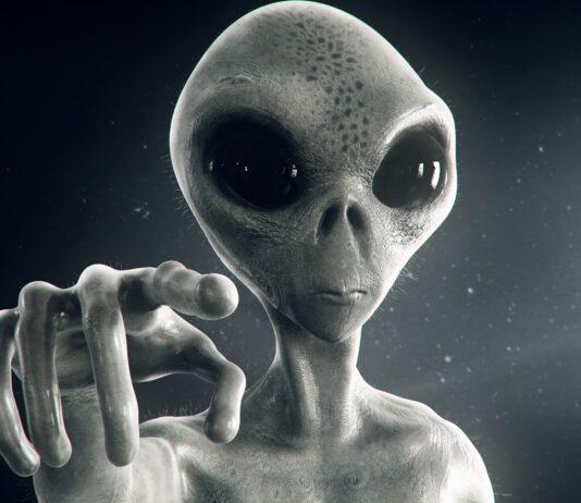 Aliens Visiting Earth may be a reality as per NASA Scientist Aliens Visiting Earth