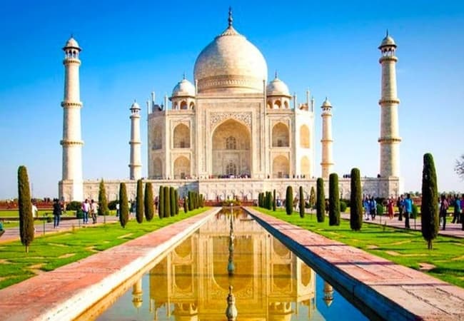 Taj Mahal- Top Overrated Tourist Destinations