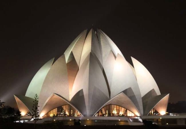 Lotus Temple- Best Places in Delhi